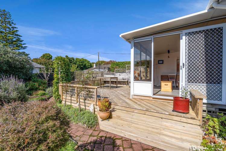 125 Seaview Road Westown_25