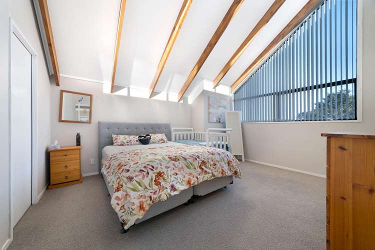 2/46A Captain Scott Road Glen Eden_13