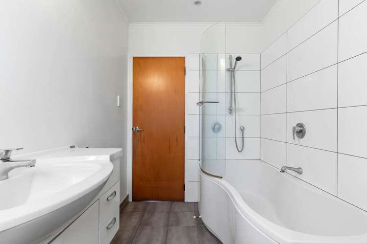 15A Kelwyn Road Kelston_8