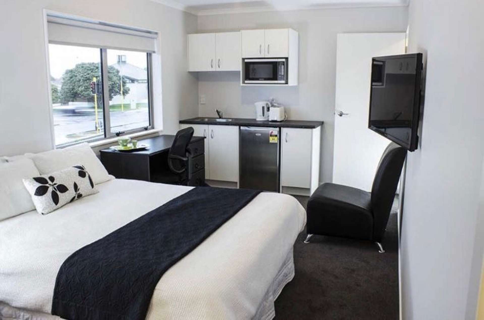 4 Room A/81 Normandy Avenue Melville_0