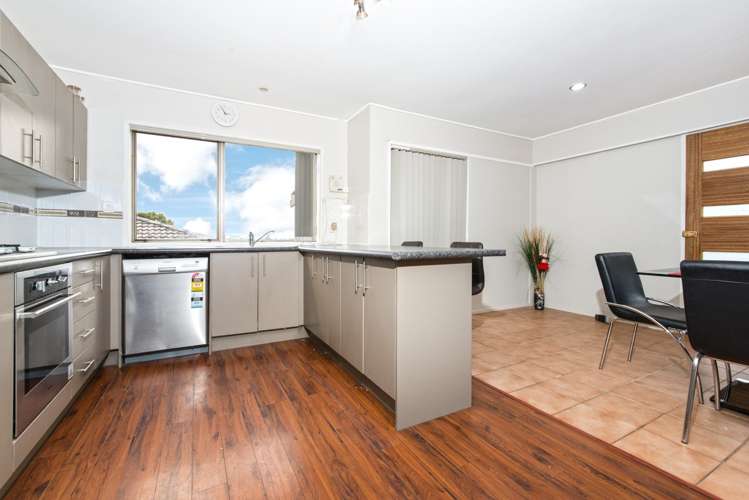 27 Diorella Drive Clover Park_19