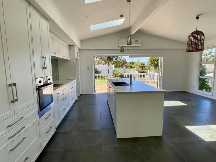 29 Marina Road Torbay_5