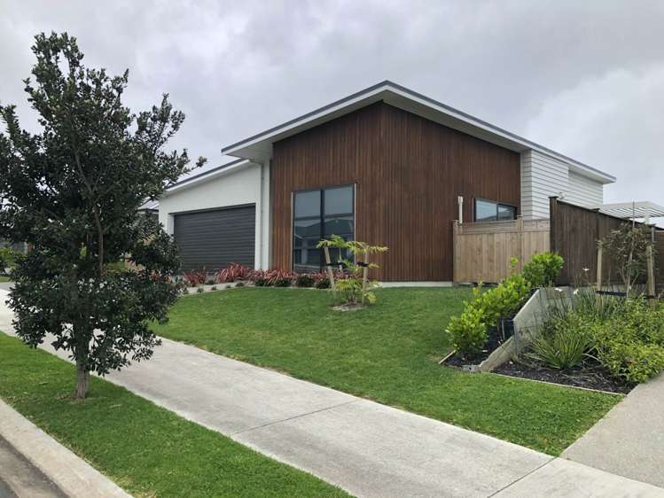 4 Taikura Avenue Red Beach_8