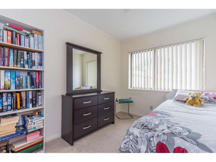 2/75a West Coast Road Glen Eden_11