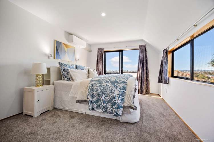 2/12 Spears Place Botany Downs_9