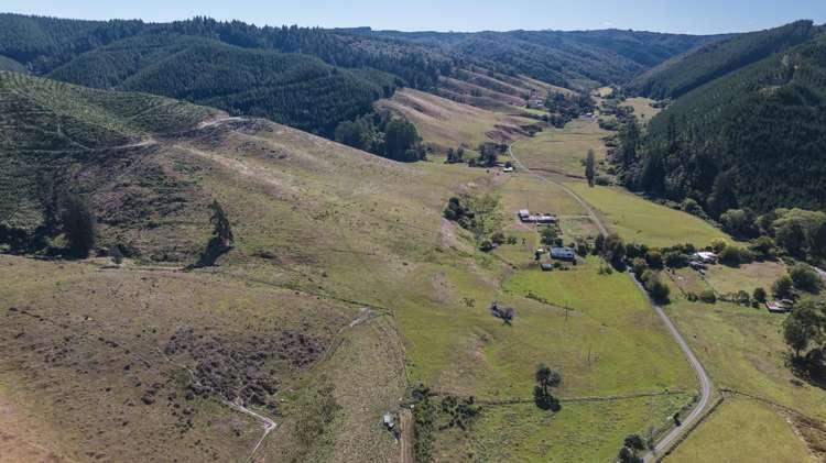 335 Pretty Bridge Valley Road_0