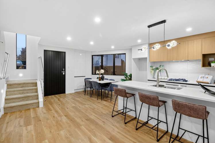 121D Vodanovich Road Te Atatu South_10