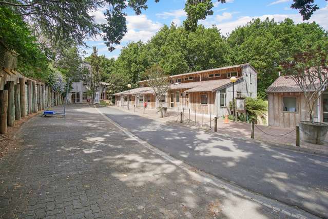 1 Domain Drive (MASTER) 1761_1