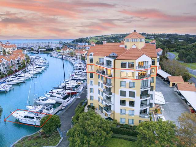 Luxury Waterfront Sub-Penthouse + 16m berth