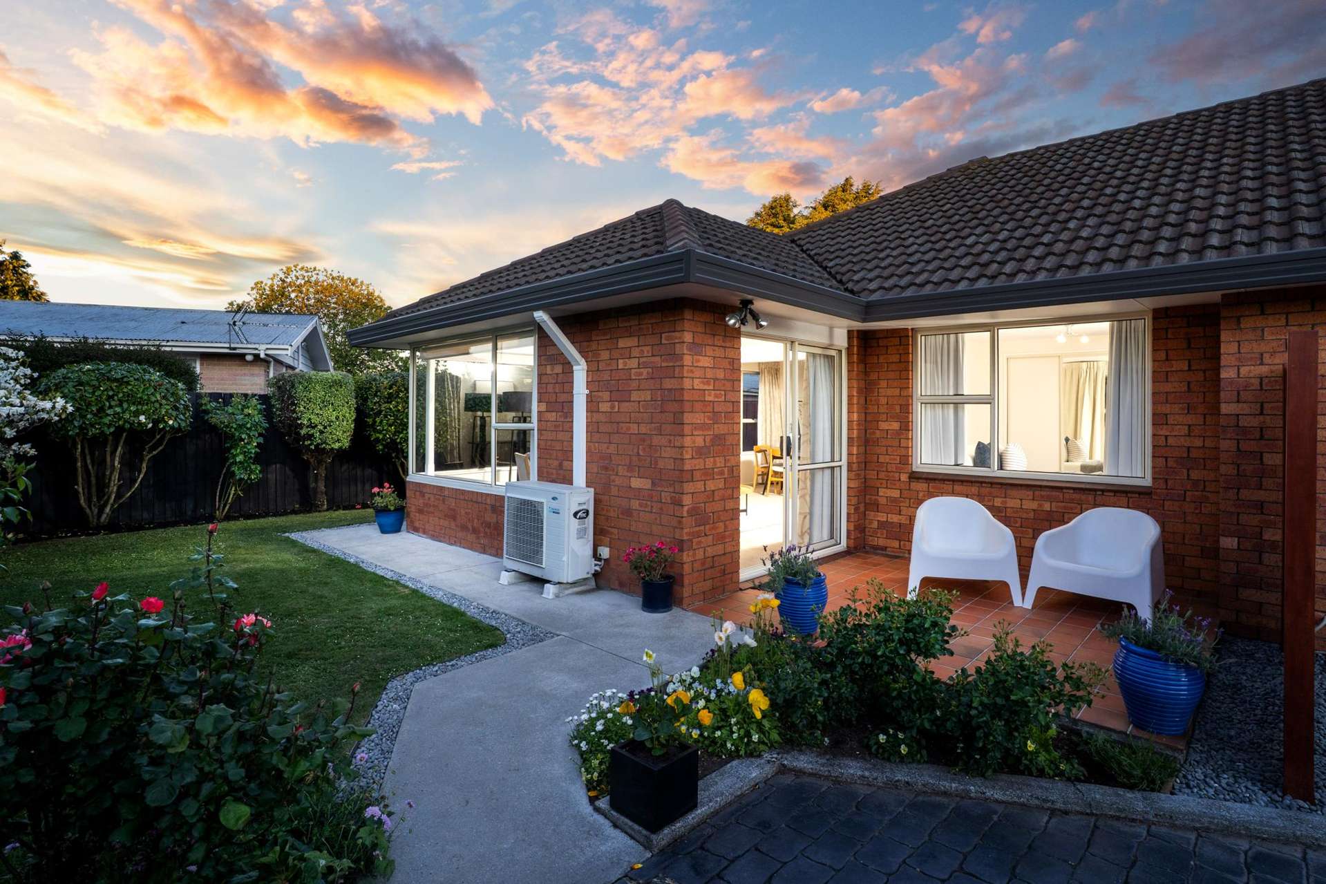 2/3 Cottesmore Close Burnside_0