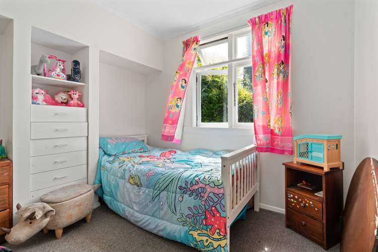 232 High Street South Carterton_7