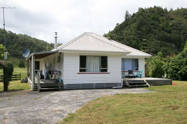 3180 Mokau Road Ahititi_2