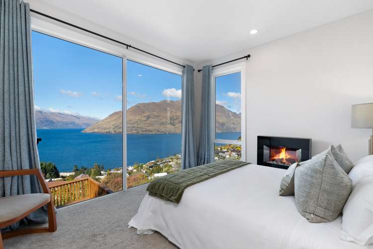 115 Wynyard Crescent Fernhill/Sunshine Bay_14