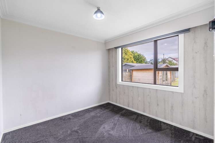 52 Edinburgh Crescent Waikiwi_11