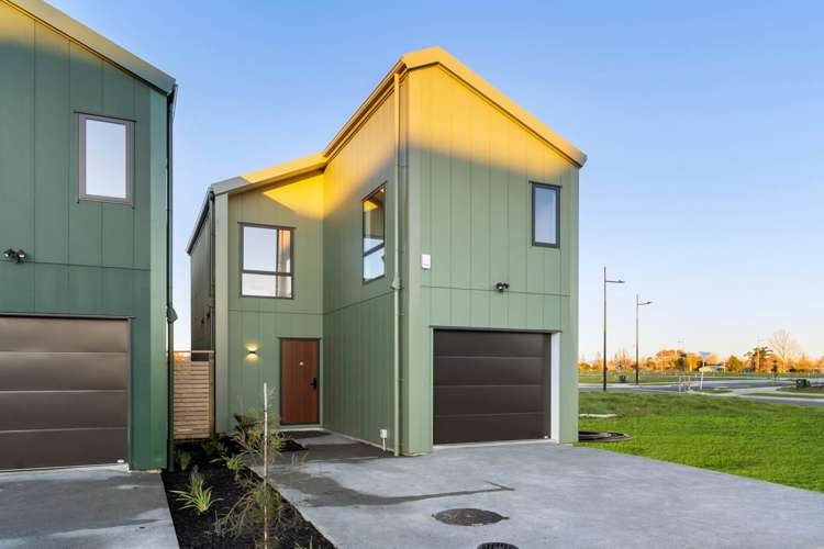 33 Karaka Village Parade Karaka_20