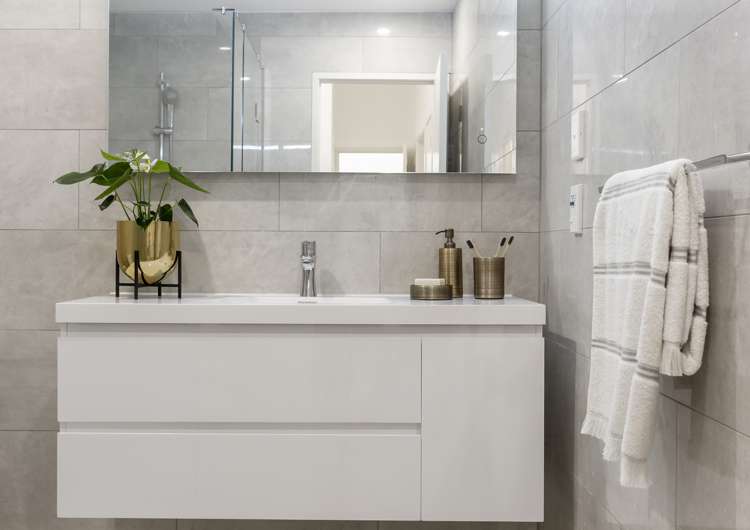 2/1 Burns Avenue Takapuna_13