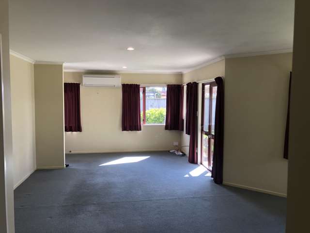 3/705 Whitehead Road 10482_2