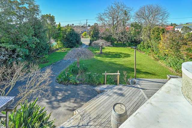 112 Lyndhurst Road Frimley_2