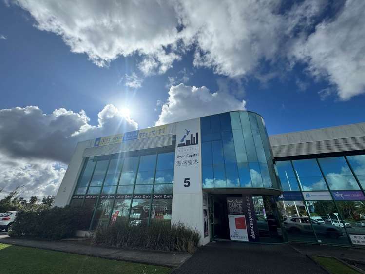 Level 1/5 William Pickering Drive Rosedale_6