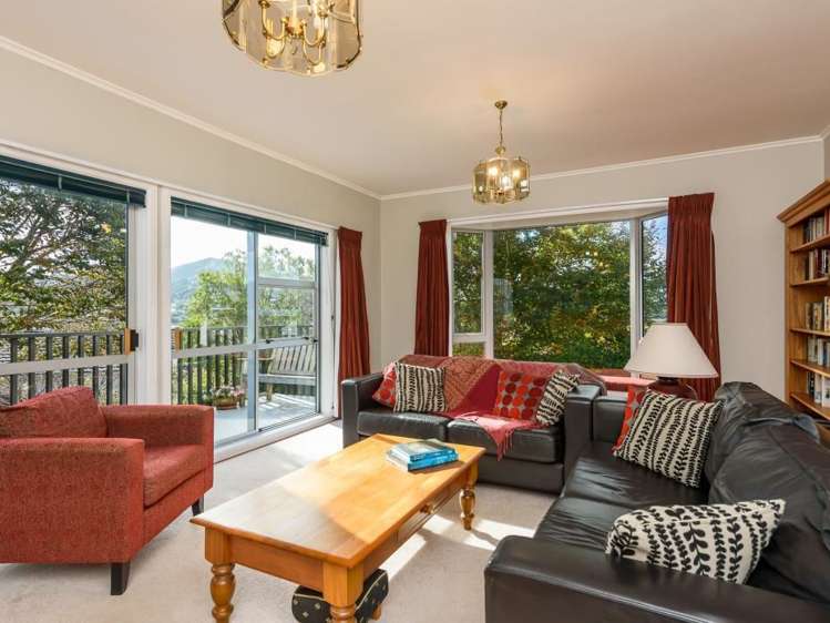 8 Ridd Crescent Karori_5