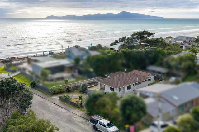 Beachside Paneta Street