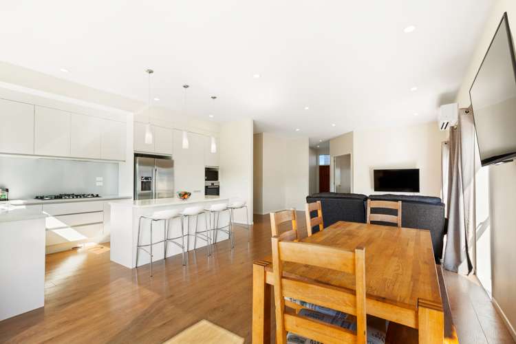 16 Larmer Drive Kumeu_10