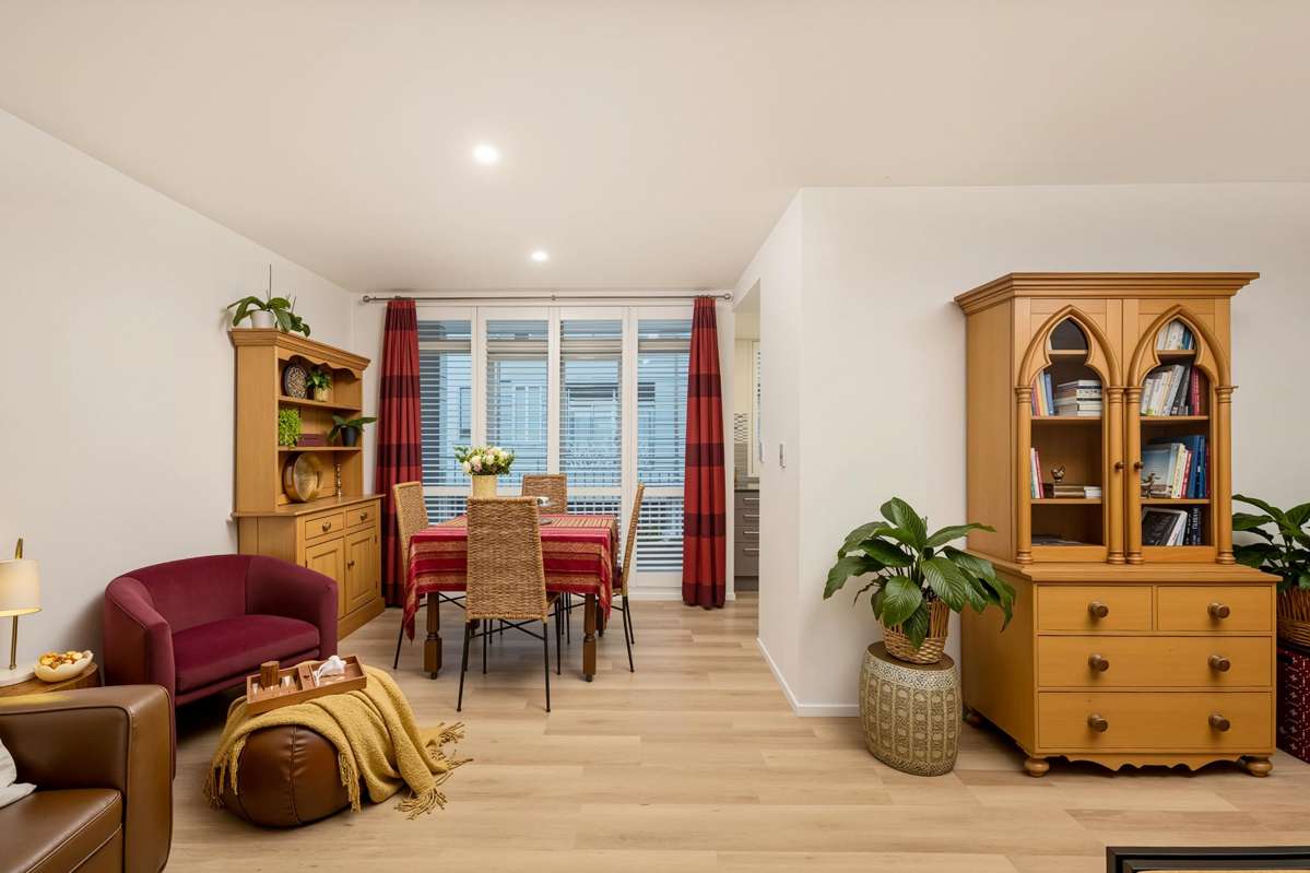 6T Carlton Gore Road_1