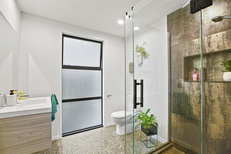 298 Courtenay Street Strandon_18