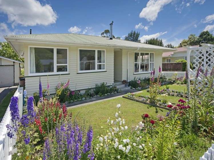 9 Kowhai Street Tapawera_18