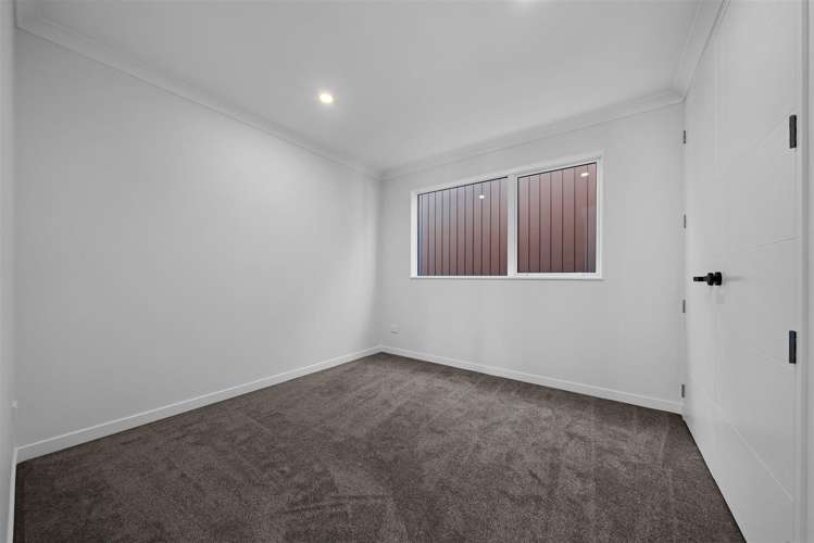 2 Longview Oak Lane Papakura_20