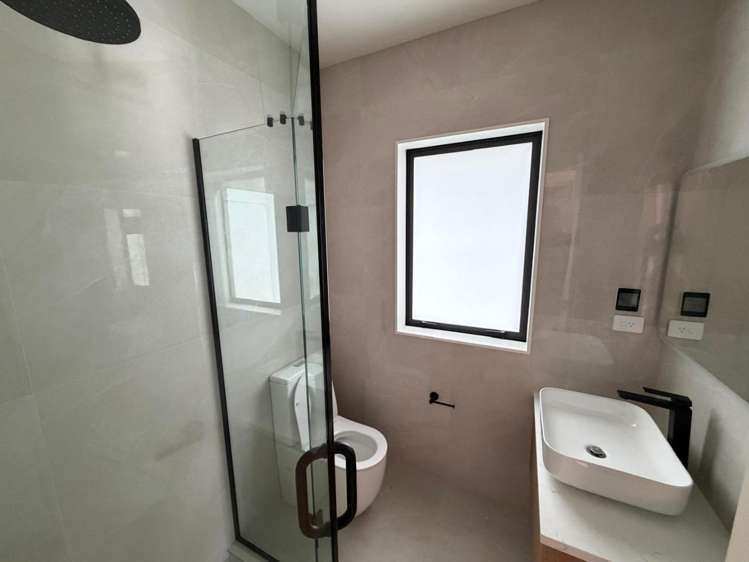 83 Gateway Park Drive, 1765_15