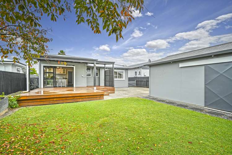 810 Queen Street East Parkvale_12