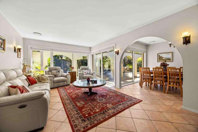 8 Hedge Row Sunnyhills_2