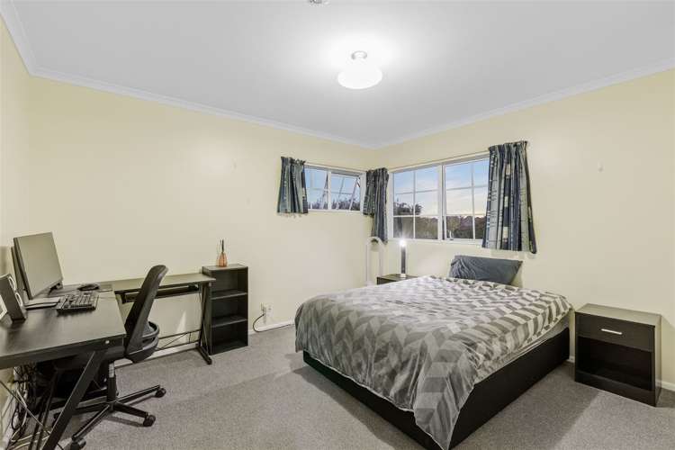 669 Ridge Road Riverhead_12