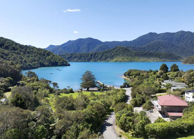 3215 Archers Road Tennyson Inlet_32