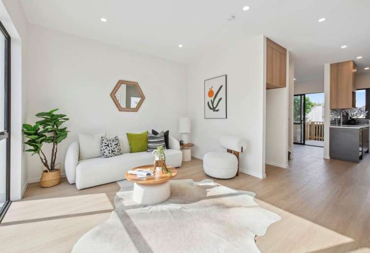 67 Highland Park Drive Botany Downs_3