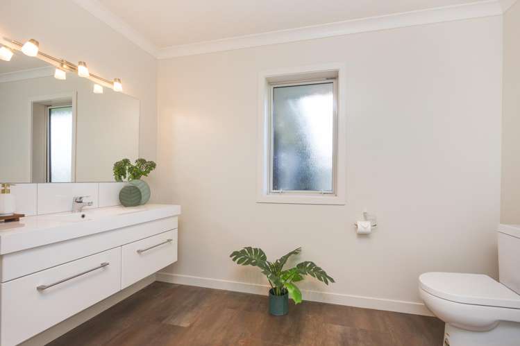 75 Reid Line West Feilding_18