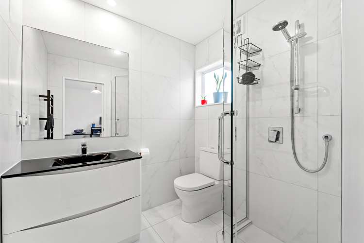 31 Centreway Road Orewa_24