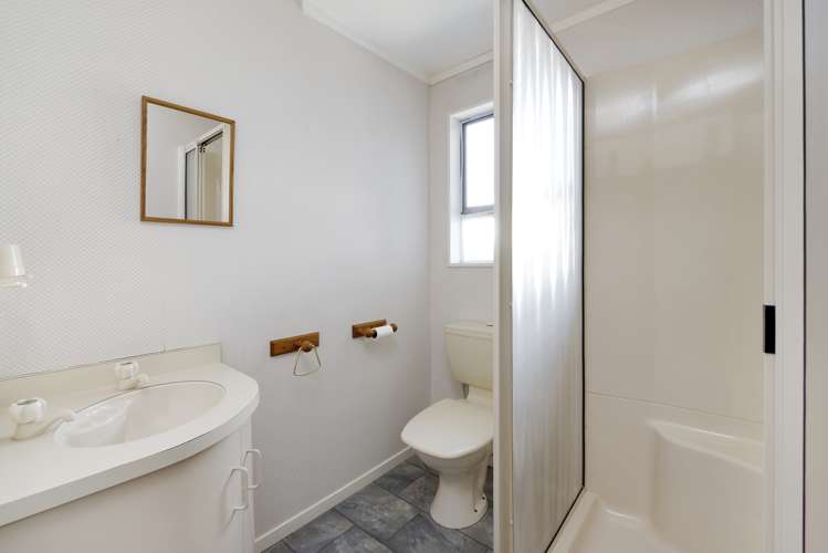 32 Washbourn Drive Richmond_14