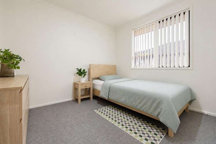6 Saint Johns Avenue Hamilton East_12