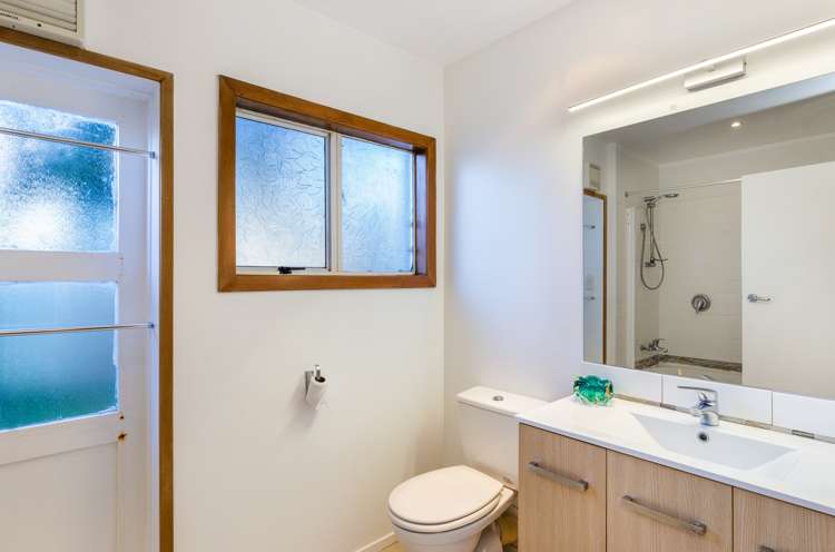 9 Armstrong Grove Hilltop_19