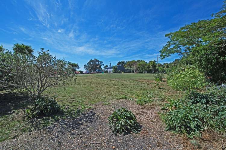 1/308f Sea View Road Ostend_11