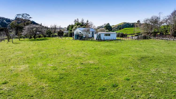 2445 Tarata Road Tarata_17