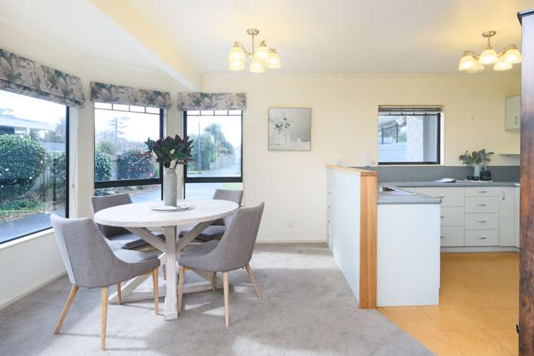 8 Suffolk Crescent Feilding_1