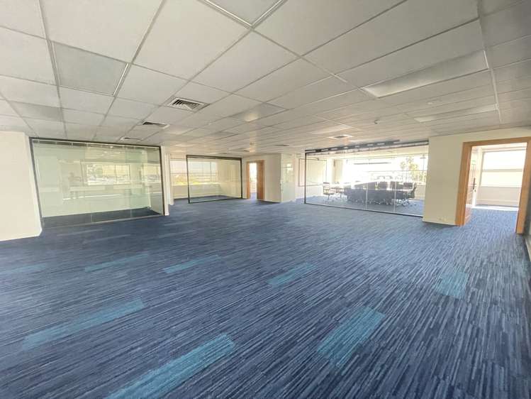 15 Osterley Way Manukau City_2