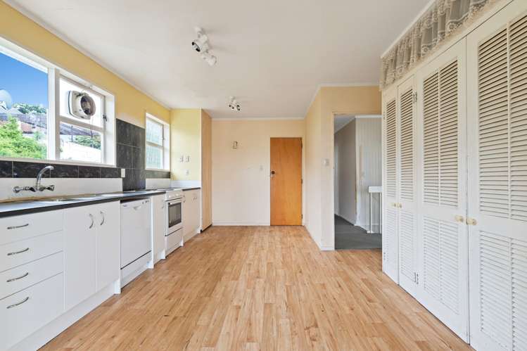 8 Waiwera Crescent Maupuia_4