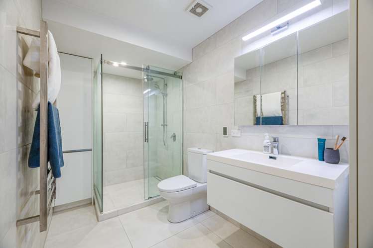 22 Woodfern Crescent Titirangi_35