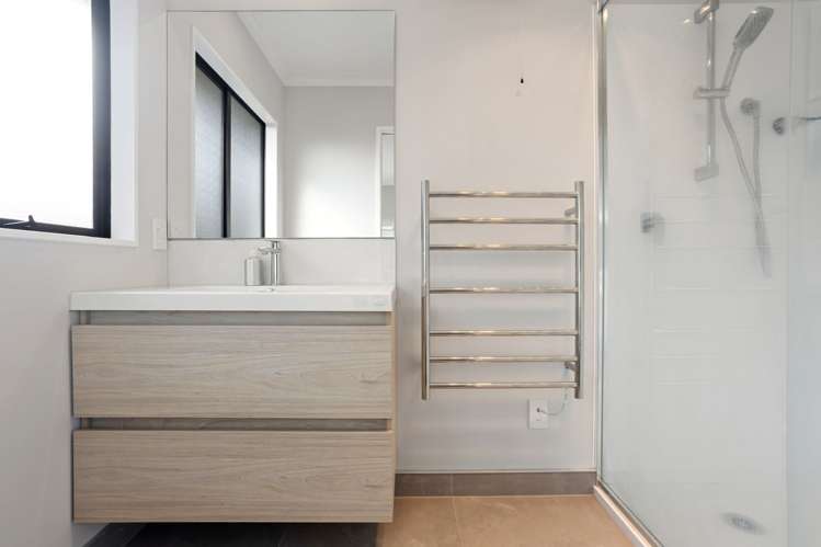 51 Sunnyhills Avenue Glenview_10