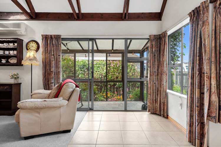 1/12 Byron Place Stoke_16