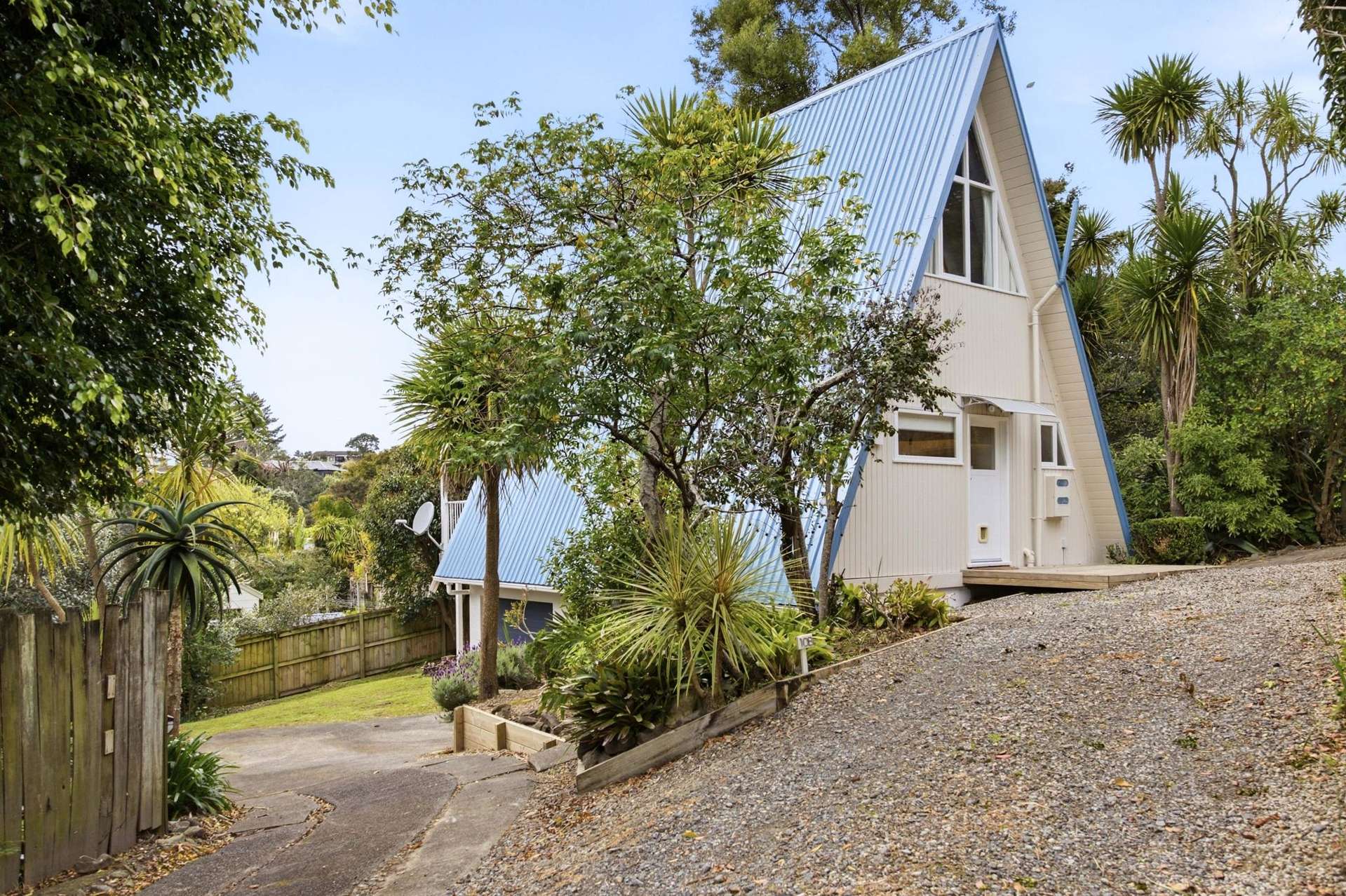 10B Win Grove Hatfields Beach_0